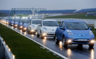 Noticias – Nissan Leaf bate recorde do Guiness