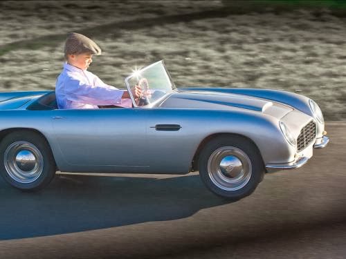 Apresentação – Aston Martin DB Convertible Junior