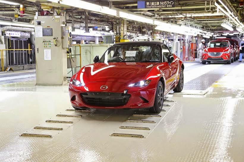 Mazda inicia produção do novo MX-5