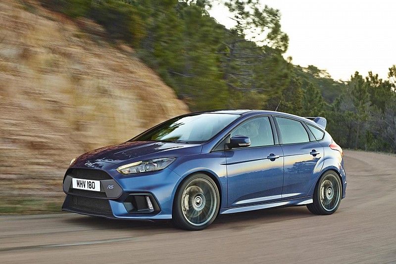Ford Focus RS “aterra” na Europa (vídeo)