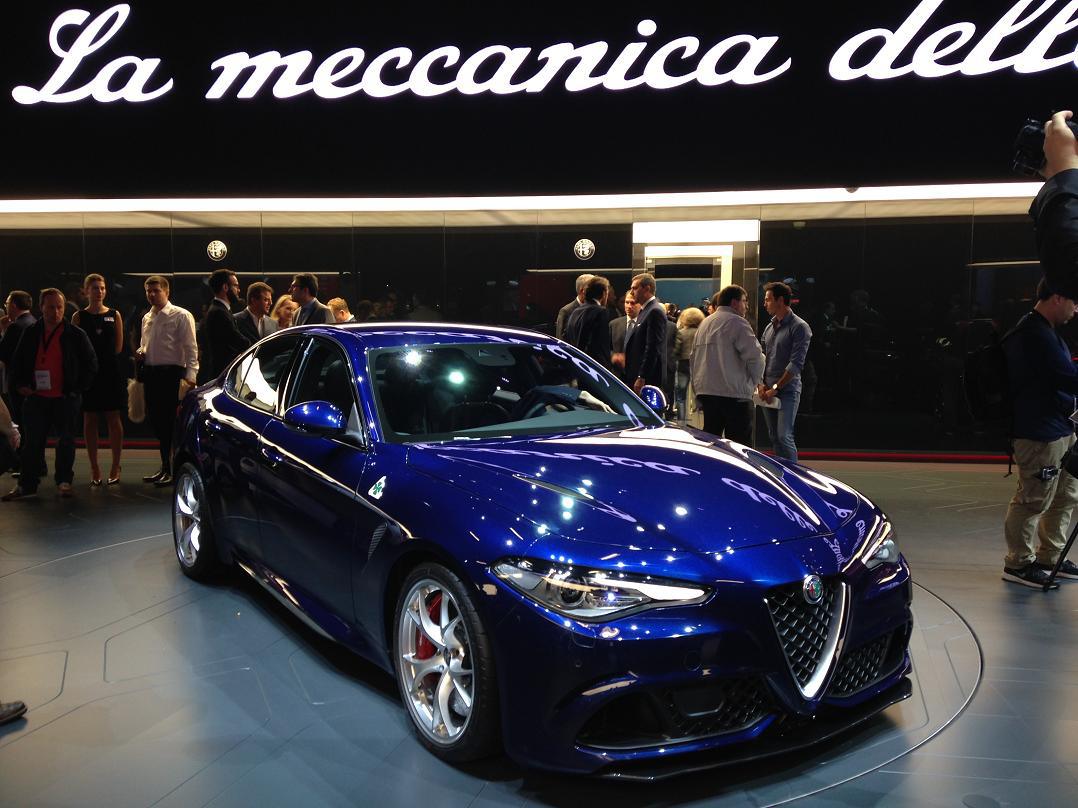 Alfa Romeo Giulia faz “estremecer” Frankfurt