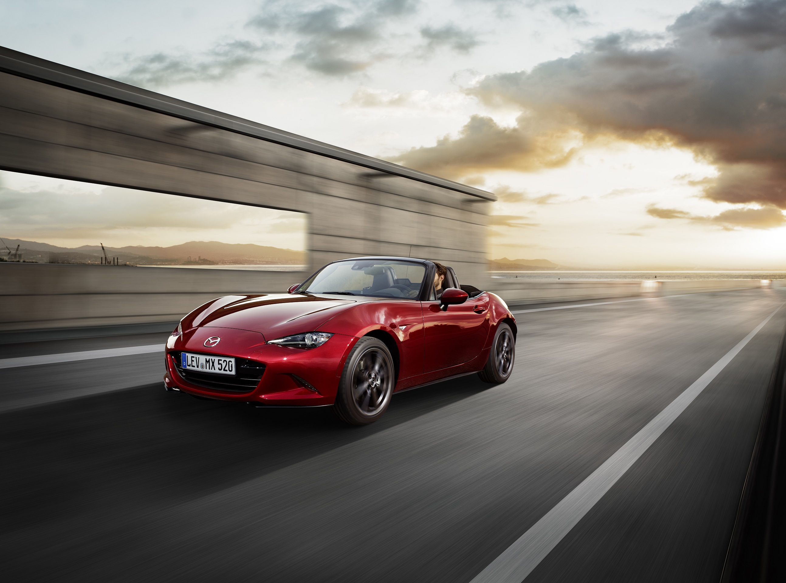 Mazda MX-5 é “Carro do Ano” no Japão