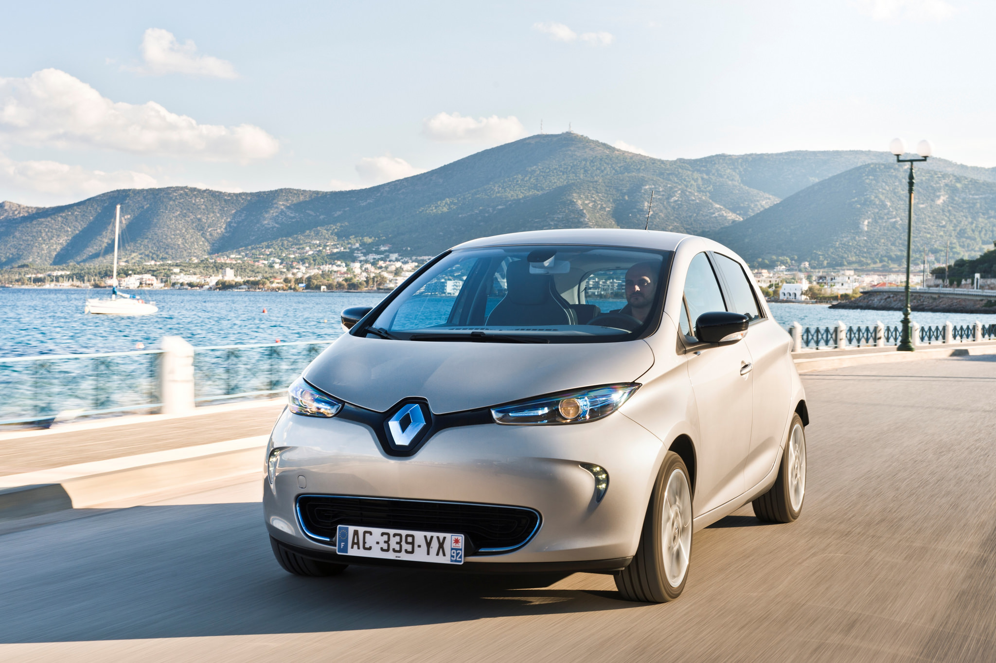 Renault entrega o seu eléctrico número 100.000