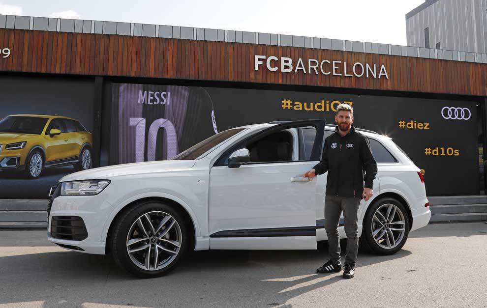 Audi entrega novos modelos aos jogadores do Barcelona