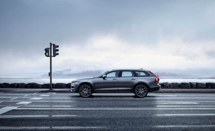 Volvo V90 Cross Country já tem preços