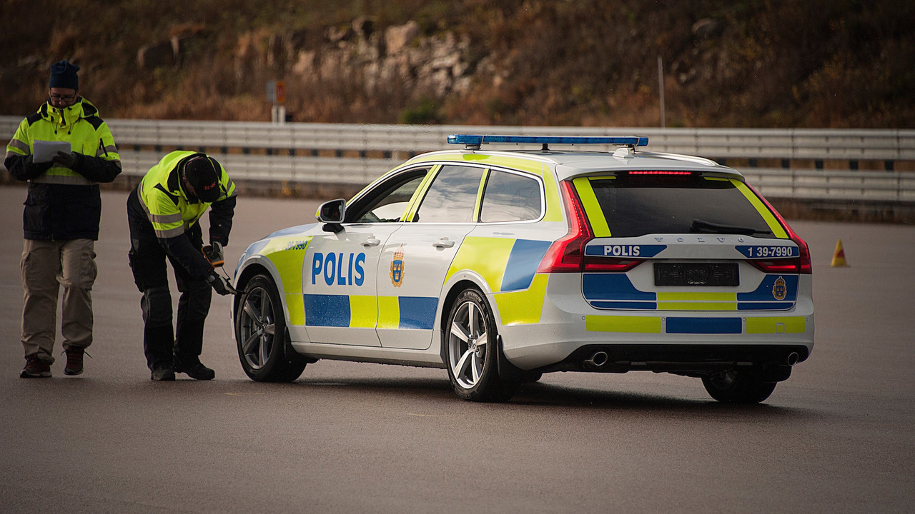 Nova Volvo V90 irá ser uma das viaturas oficiais da Polícia Sueca.