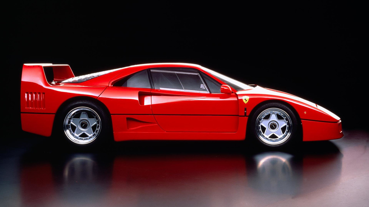 Ferrari F40 foi apresentado há 30 anos!