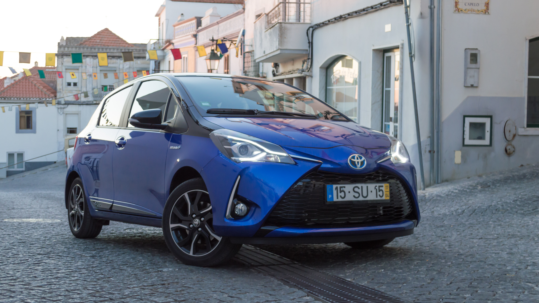 Toyota Yaris Hybrid Square Collection