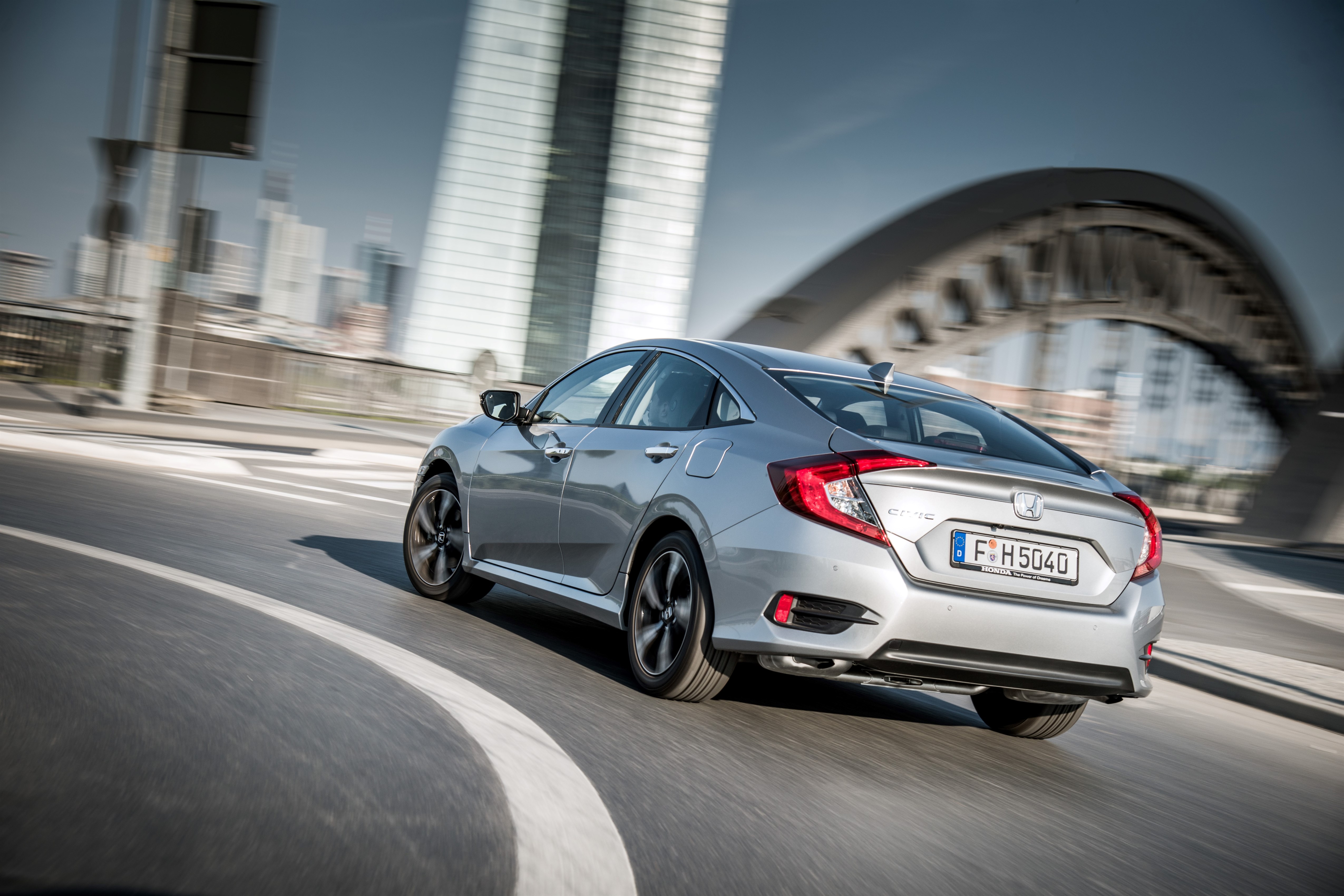 Honda Civic Sedan já disponível em Portugal