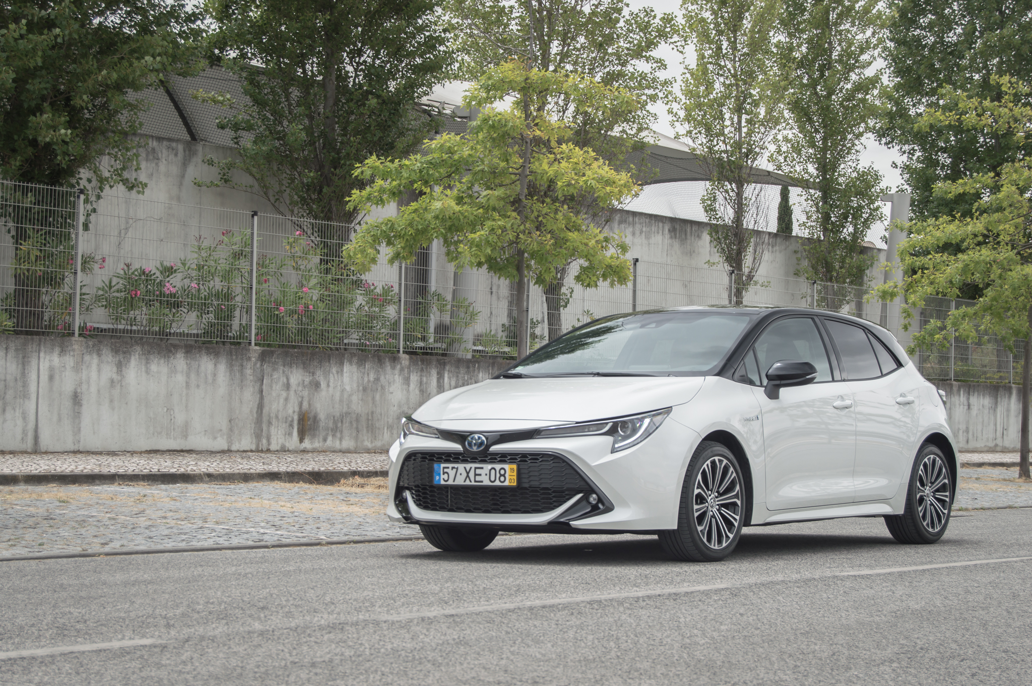 Toyota Corolla 2.0 Hybrid Dynamic Force Square Collection