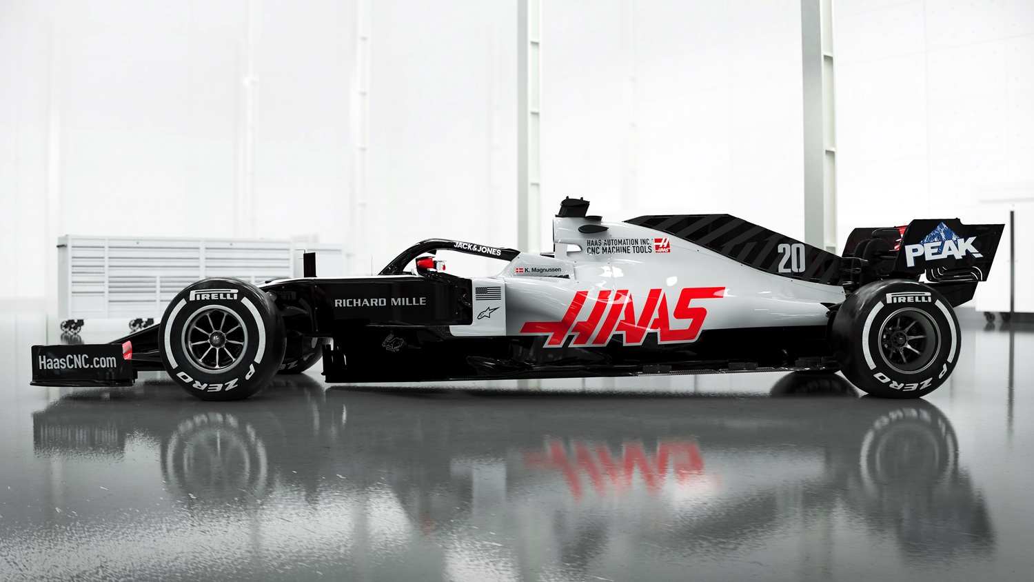 Haas F1 Team na “pole-position” das apresentações: eis o VF-20