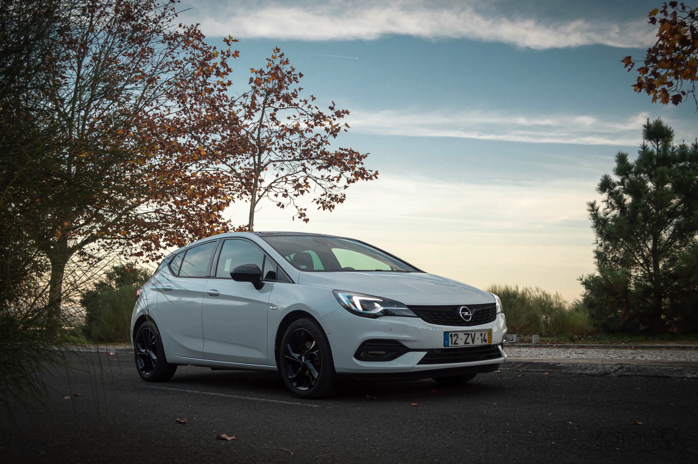 Opel Astra 1.4 Turbo… com transmissão CVT: fora do normal, ou só peculiar?