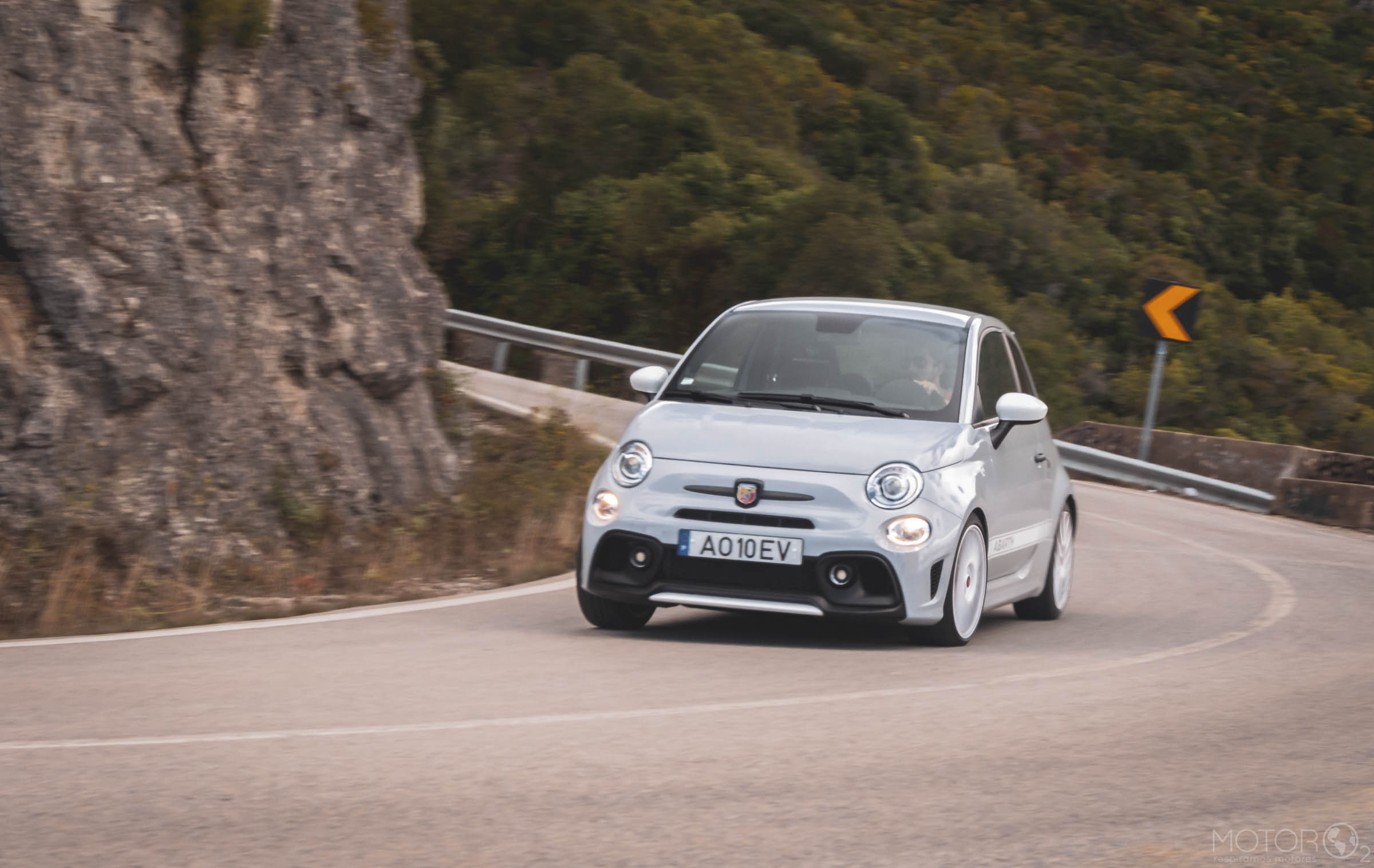 Um teste “longe das condições ideais” ao Abarth 695 essesse